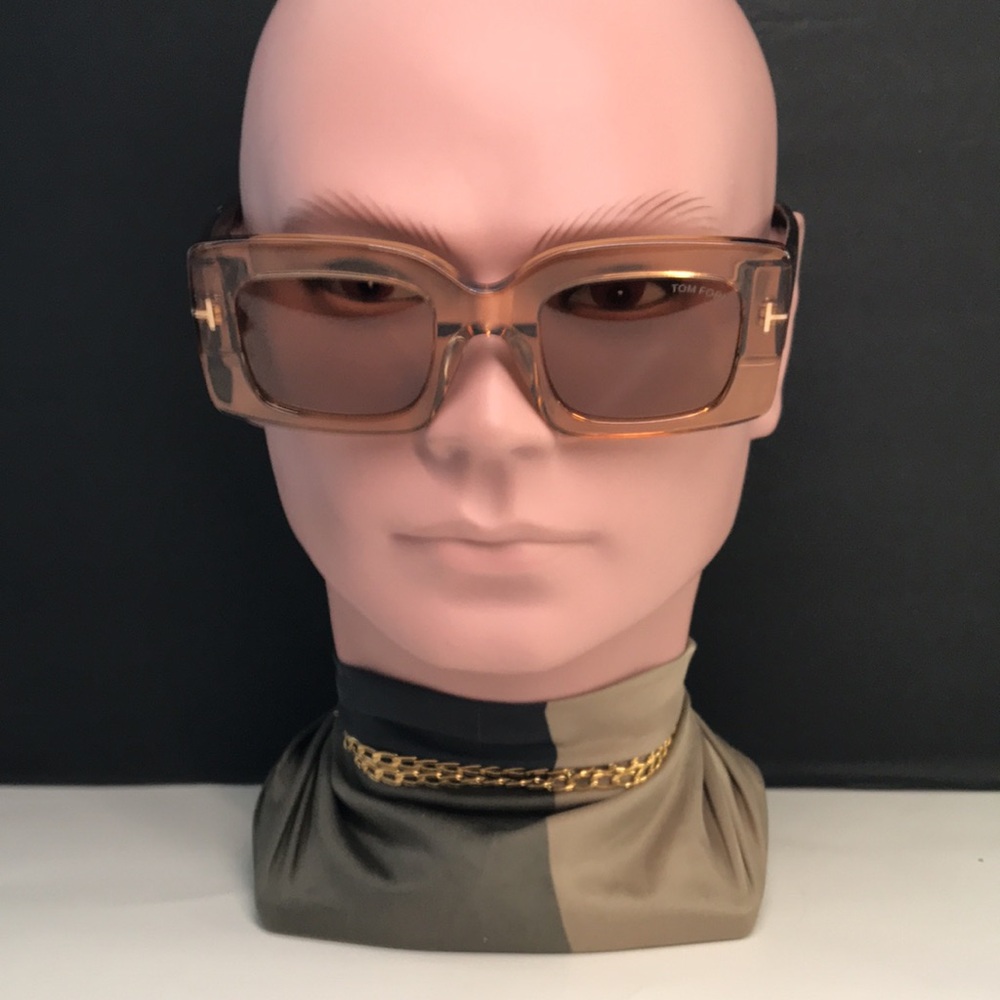 - Turn Heads in Effortless Luxury – TOM FORD Brigitta FT1188/S 45E